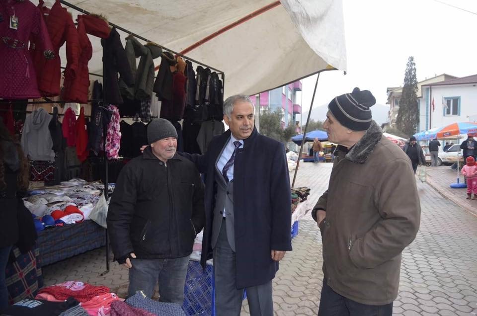 Başkan Yaman Pazar Esnafını Gezdi