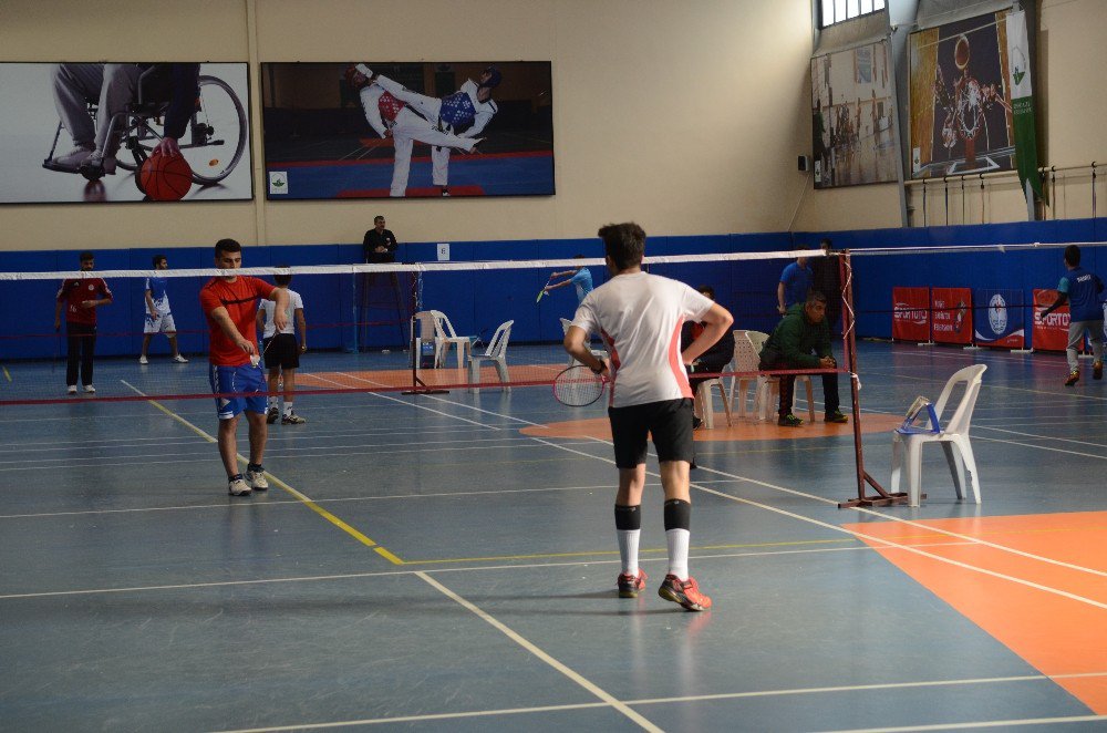 Büyükler Badminton Türkiye Şampiyonası Başladı