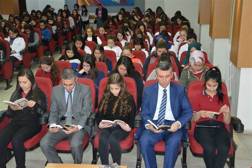 Yılmaz Akpınar Mesleki Ve Teknik Anadolu Lisemizde Okuma Saati