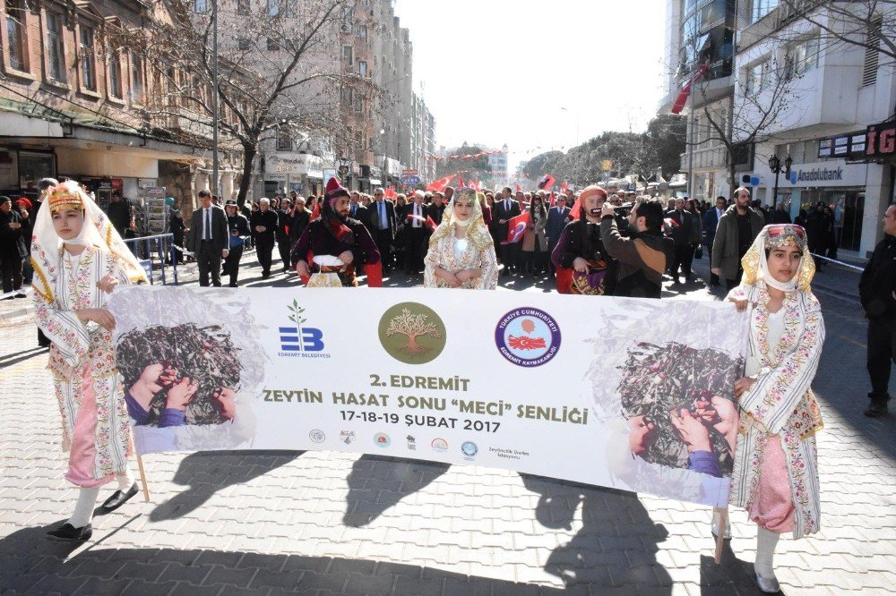 Edremit 2. Zeytin Hasat Sonu Şenliği İle Renklendi