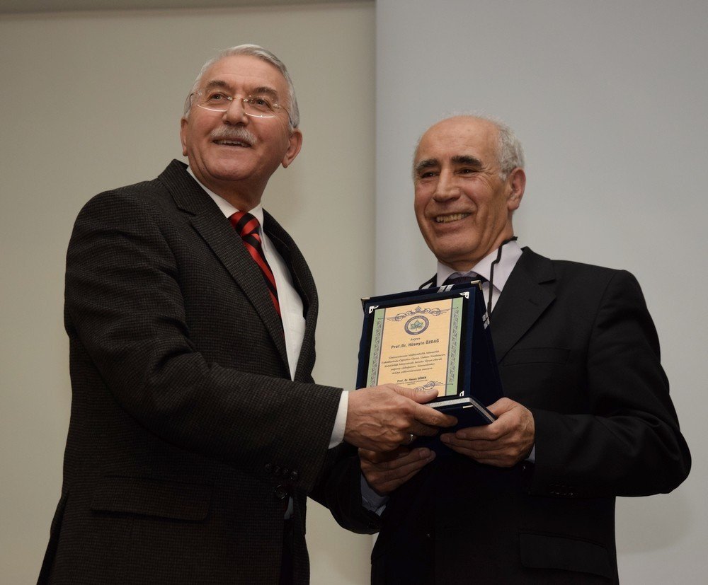 Esogü Prof. Dr. Hüseyin Özdağ’ı Törenle Emekliliğe Uğurladı