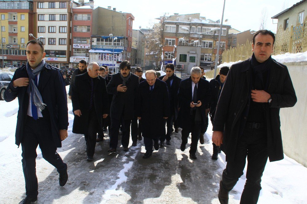 Bakan Yardımcısı Öztürk Hakkari’de