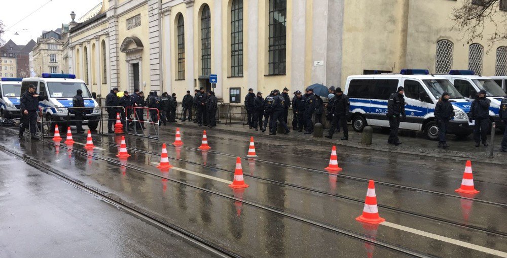 Güvenlik Konferansı’na Güvenlik Alarmı