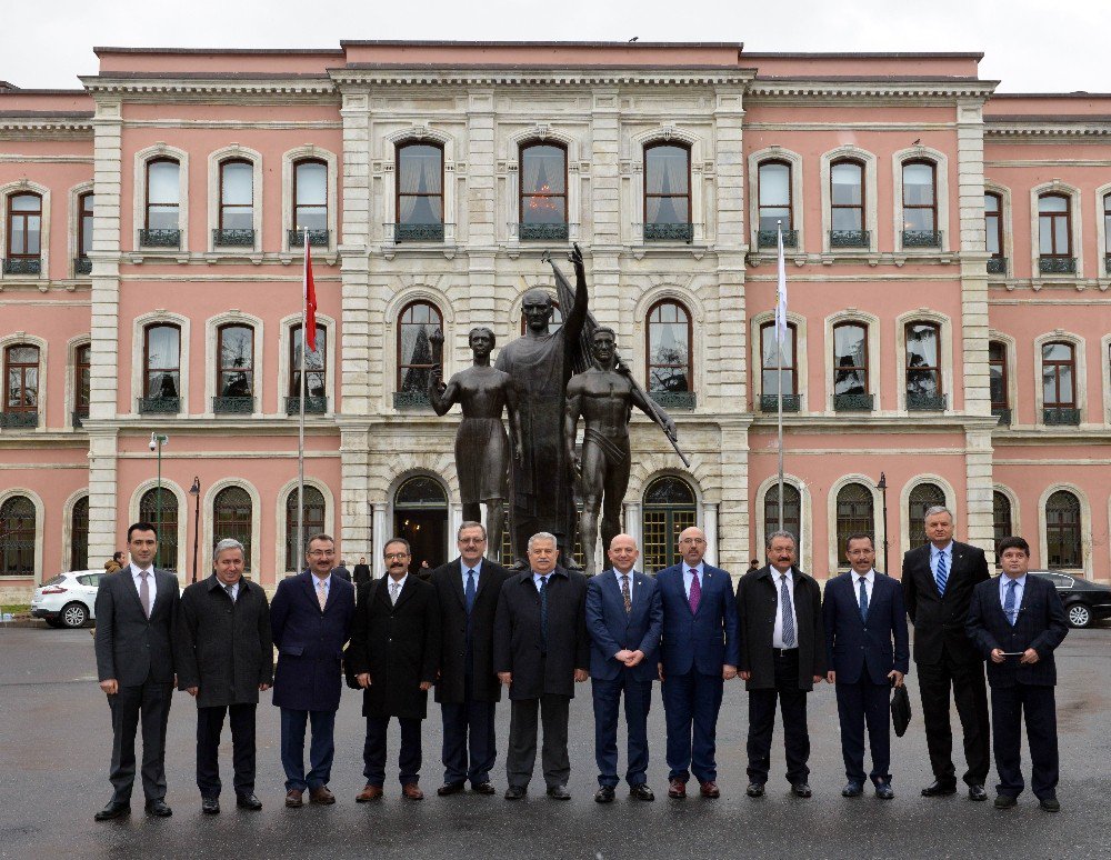 Şeker, Üniversite Hastaneleri Birliği Yönetim Kurulu Asil Üyeliğine Yeniden Seçildi