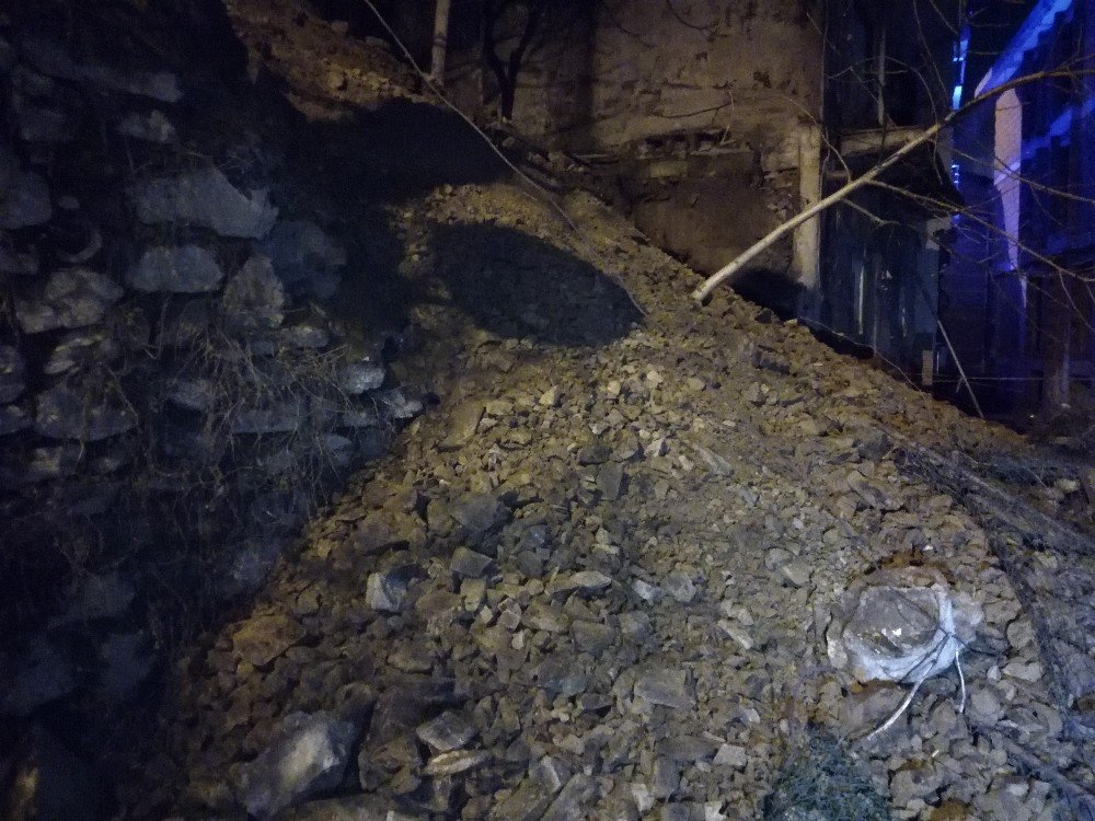 Şişli’de İstinat Duvarı Çöktü
