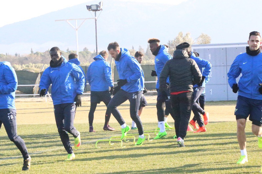 Akhisar Belediyespor, Beşiktaş Maçı Hazırlıklarını Sürdürüyor