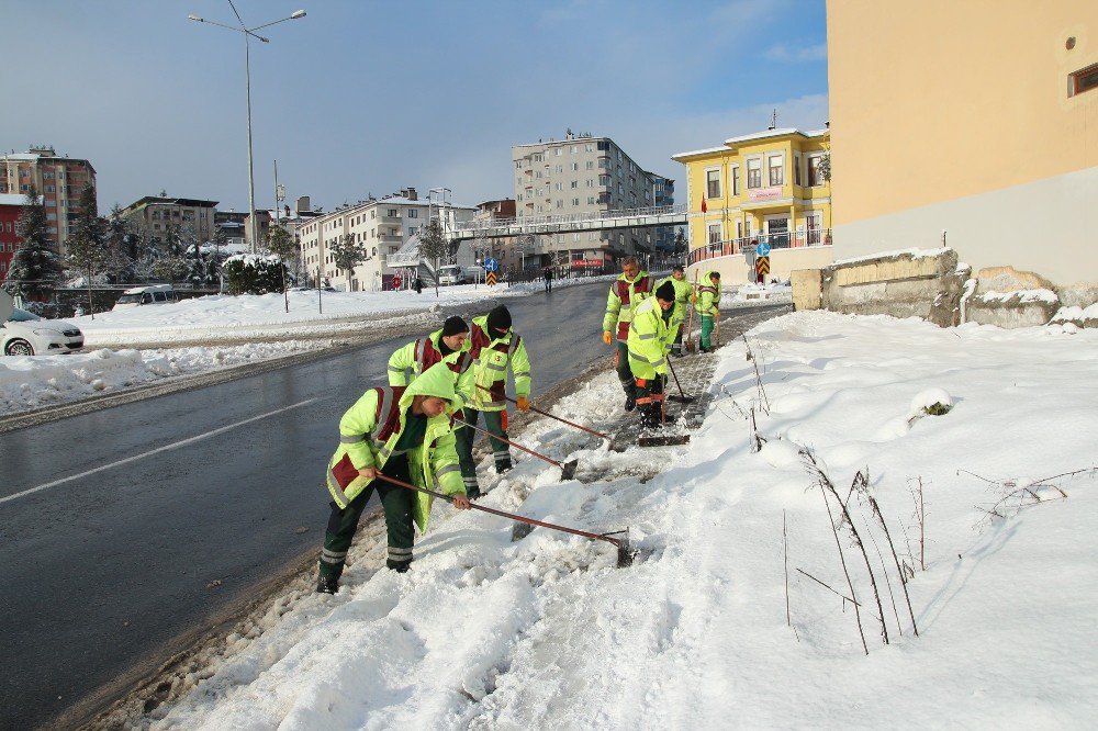 Trabzon’da Kar Mücadelesi Çalışmaları Sürdürülüyor