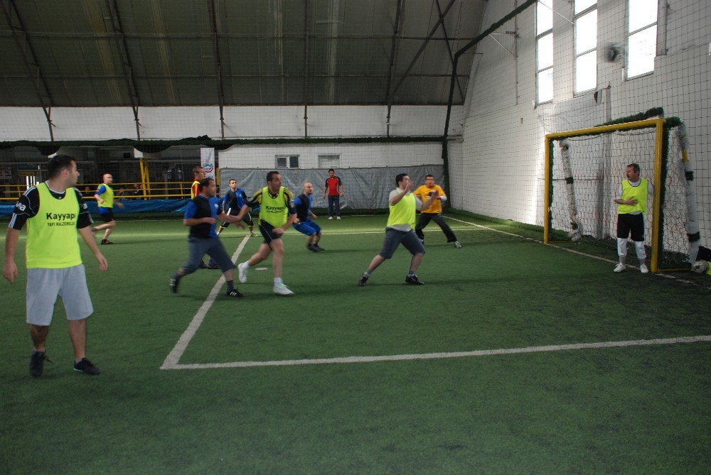 Melikgazi Belediyesinde Kurum İçi Dayanışma Dostluk Futbol Turnuvası Düzenlendi