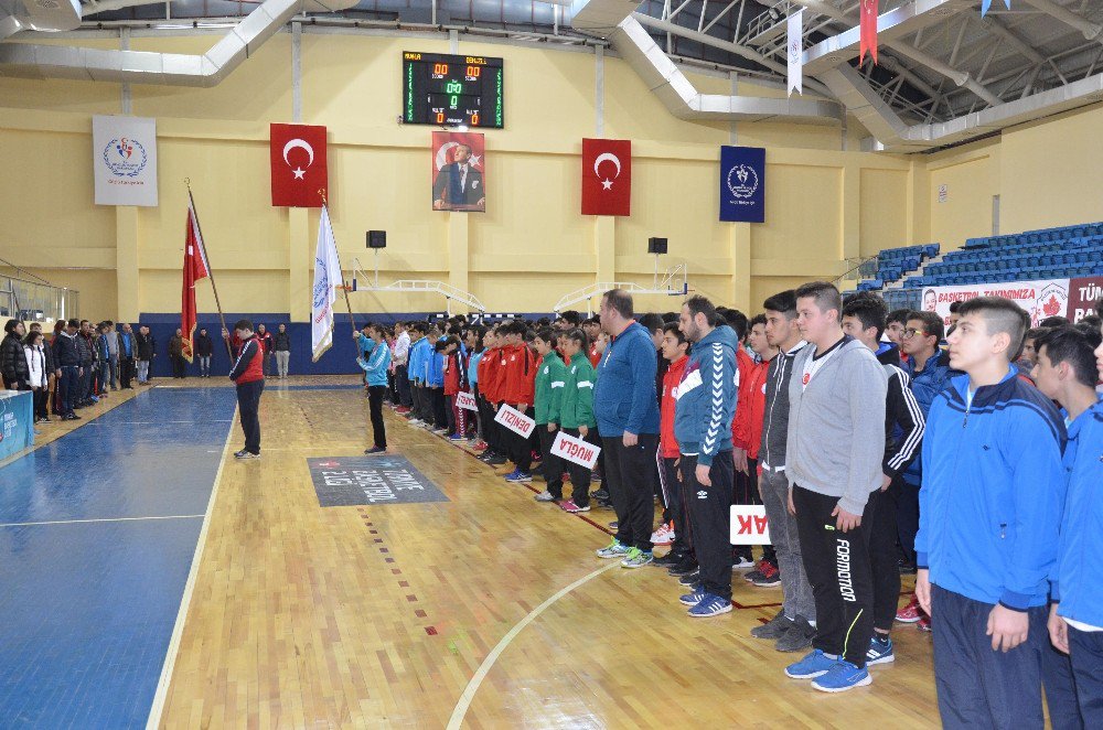 Anadolu Yıldızlar Ligi Hentbol Çeyrek Final Müsabakaları Başladı