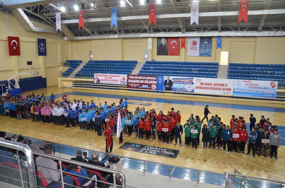 Anadolu Yıldızlar Ligi Hentbol Çeyrek Final Müsabakaları Başladı