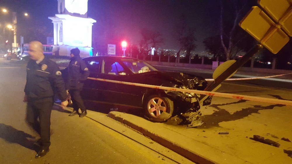 Ankara’da İki Otomobil Çarpıştı: 5 Yaralı