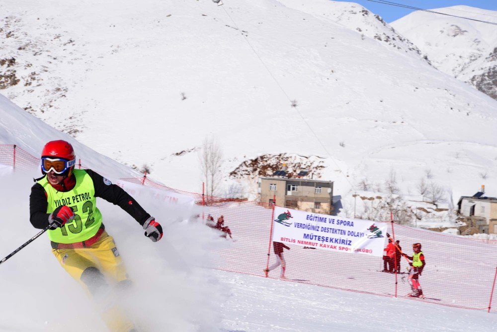 Bitlis’te Kayak Ve Atletizm Yarışmaları Yapıldı