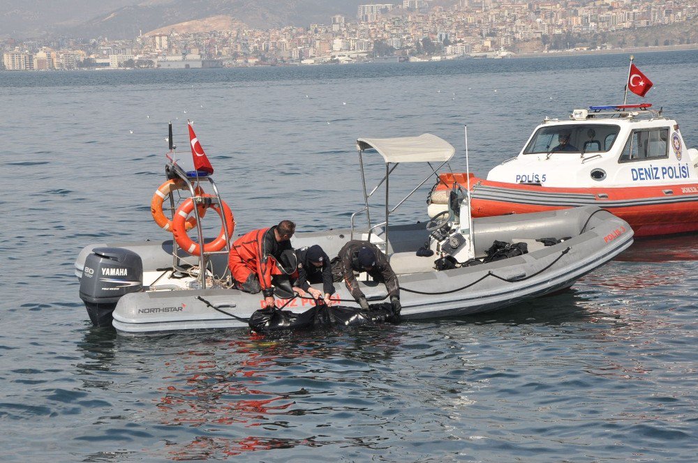 İzmir Körfezi’nden Ceset Çıktı