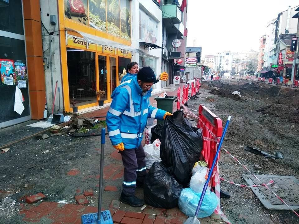 İzmit’te Temizlik Çalışmaları Sürüyor