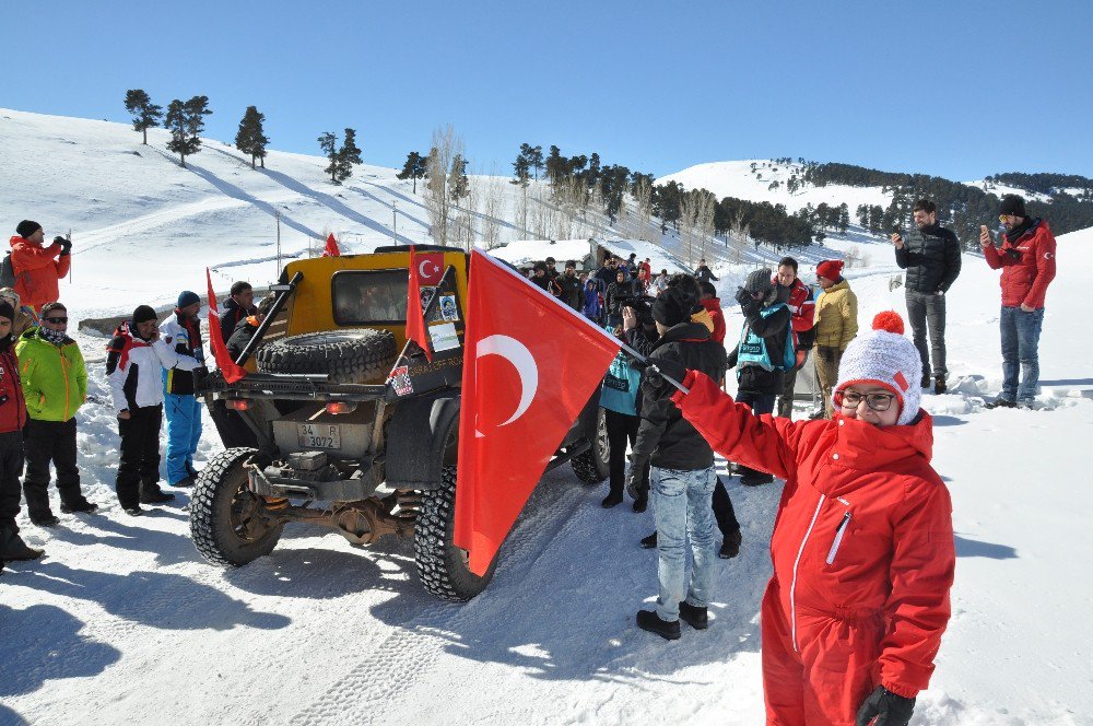 Off-road Rallisinde Bazı Araçlar Takla Attı