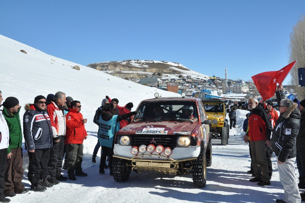 Off-road Rallisinde Bazı Araçlar Takla Attı