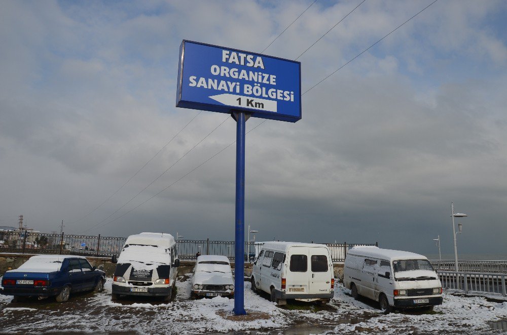 Kurşunlanan Tabela Yenilendi