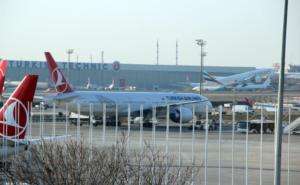 Thy’nin Toronto Uçağında Bomba İhbarı