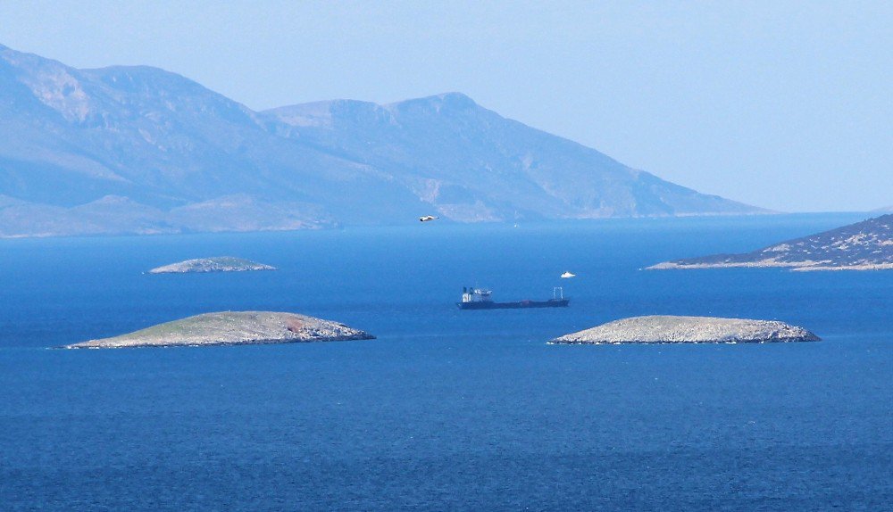 Yunan Askerleri, Kardak Kayalıklarına Yaklaşamıyor