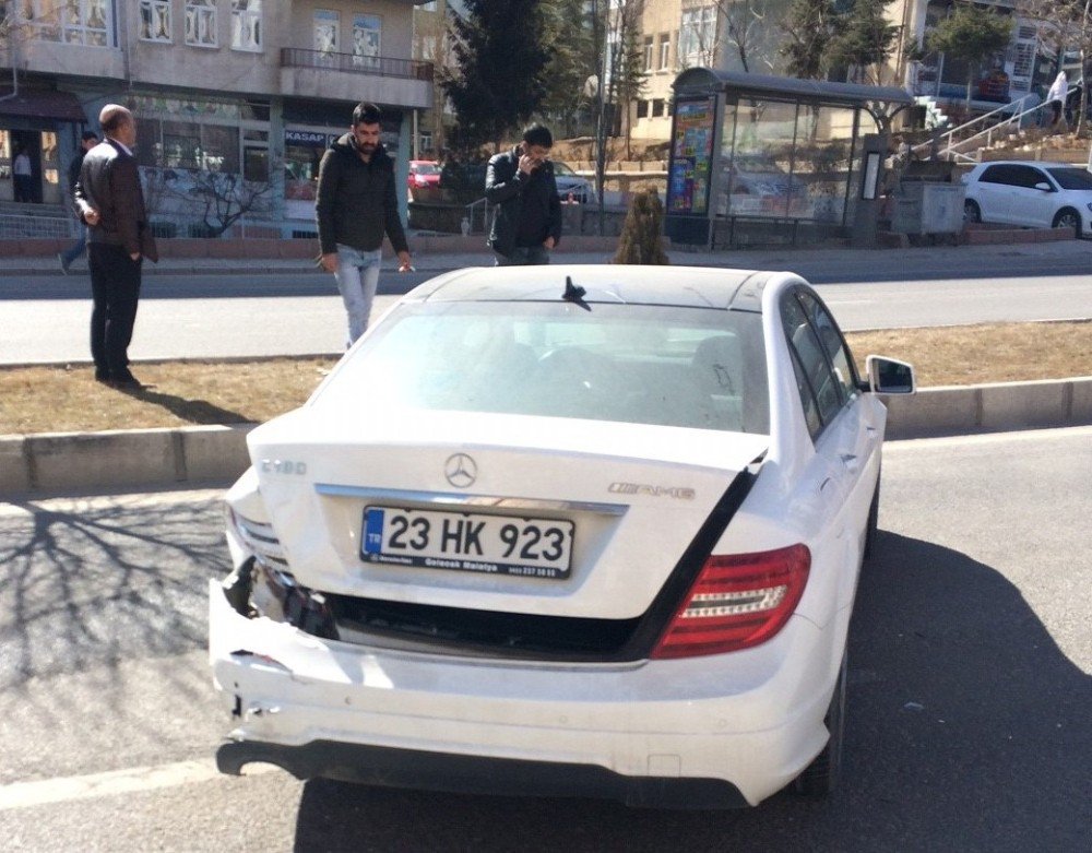 Elazığ’da İki Ayrı Kaza: 4 Yaralı