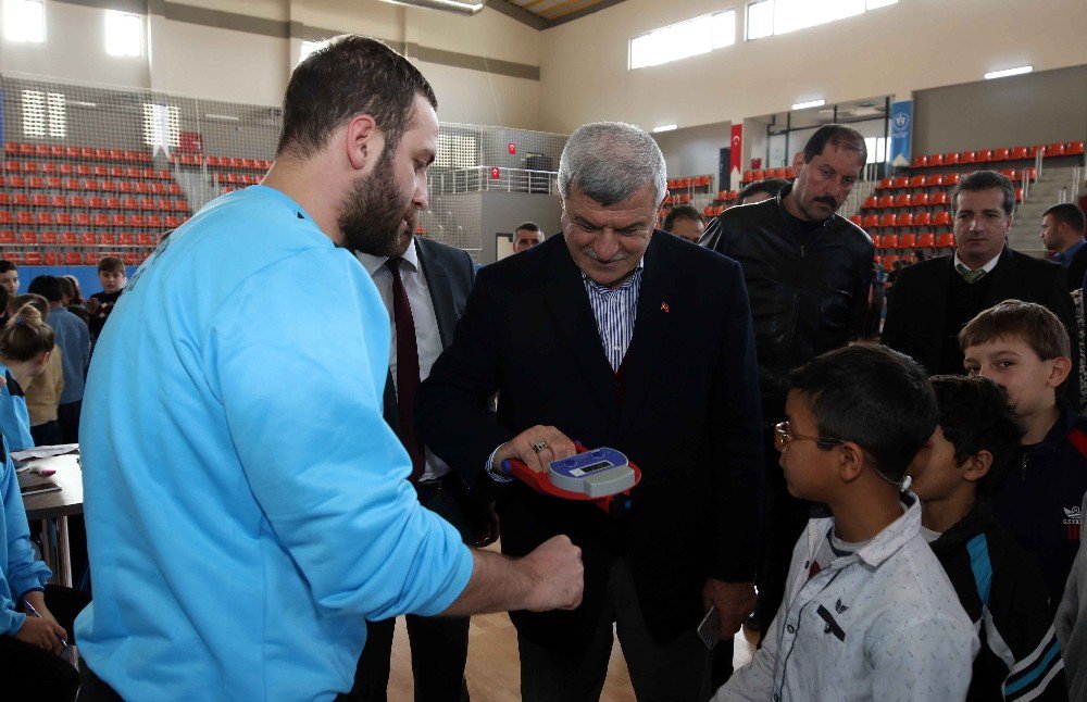 Başkan Karaosmanoğlu, Sporcu Test Çalışmalarını İnceledi