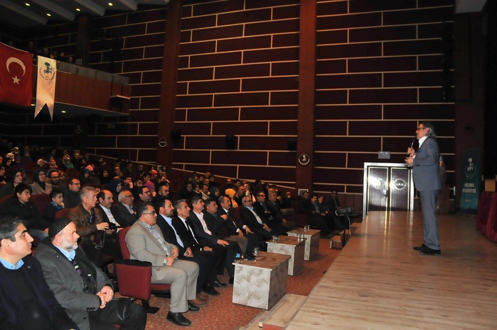 Yazar Armağan, Abdülhamid Han’ın Bilinmeyenlerini Anlattı