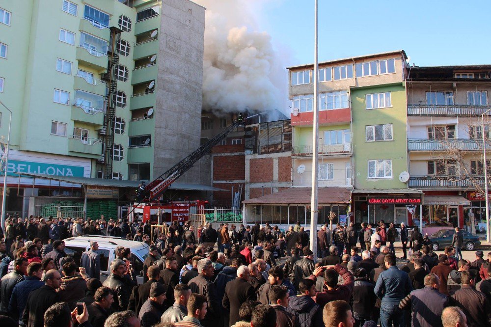 Oltu’da Çatı Katında Çıkan Yangın Korkuttu