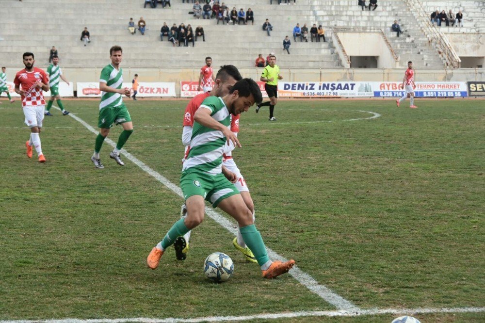 Salihli Belediyespor, Ahmetli’yi Tek Golle Geçti