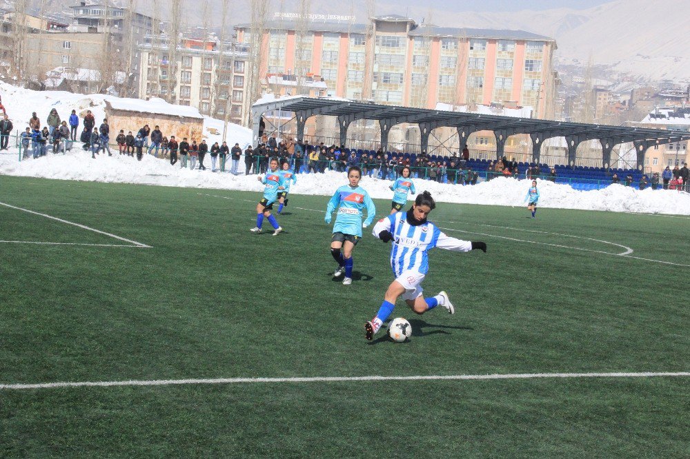 Hakkarigücü’nden Maraş Ekibine Gol Yağmuru