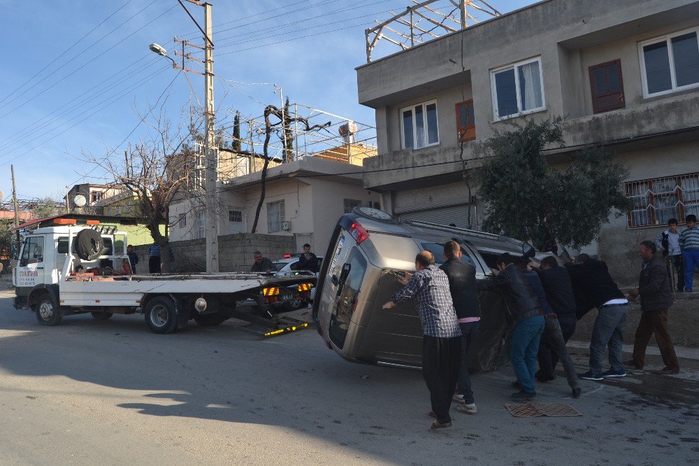 Hafif Ticari Araç Takla Attı: 1 Yaralı