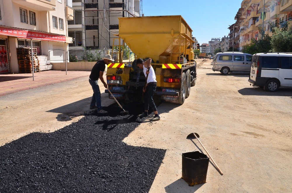 Manavgat’ta Çöken Yollar Bakıma Alındı