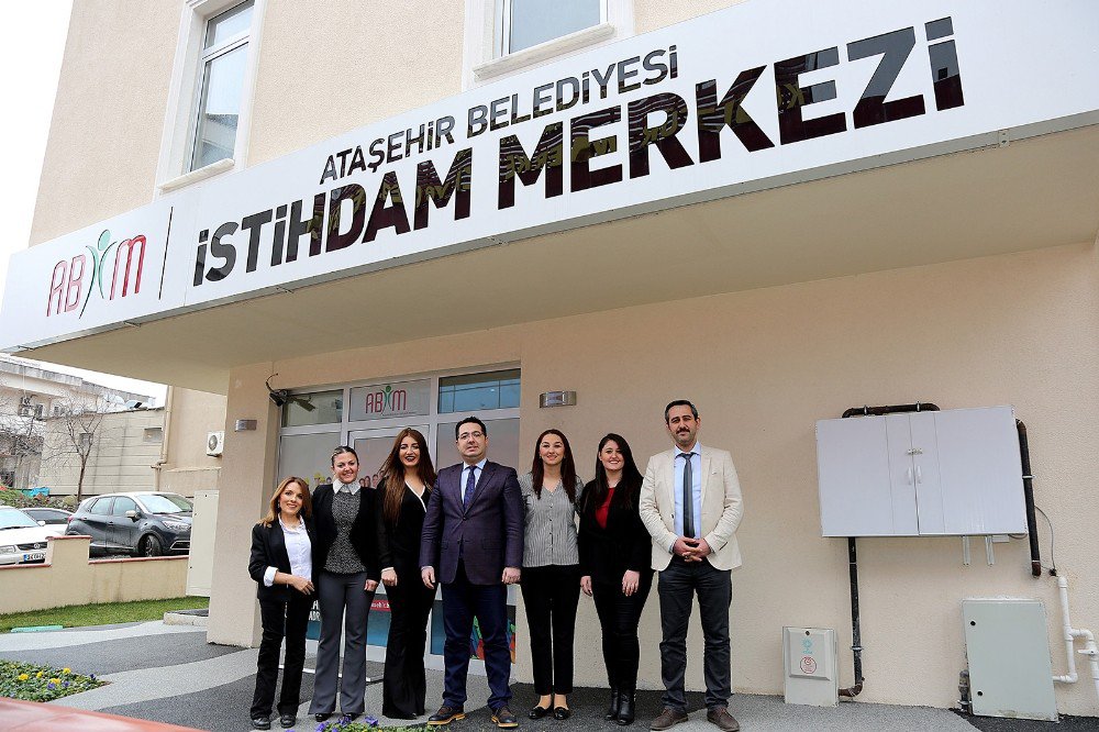 Ataşehir Belediyesi İstihdam Merkezi 200 Kişiyi İş Sahibi Yaptı