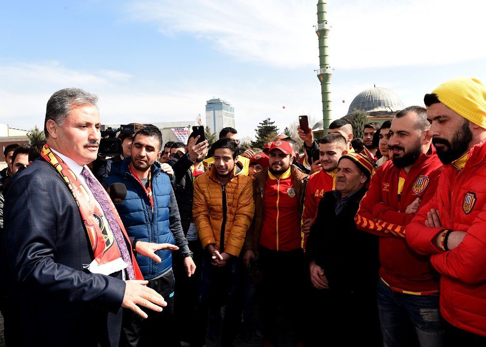 Taraftardan Başkan Çakır’a Tezahüratlı Teşekkür