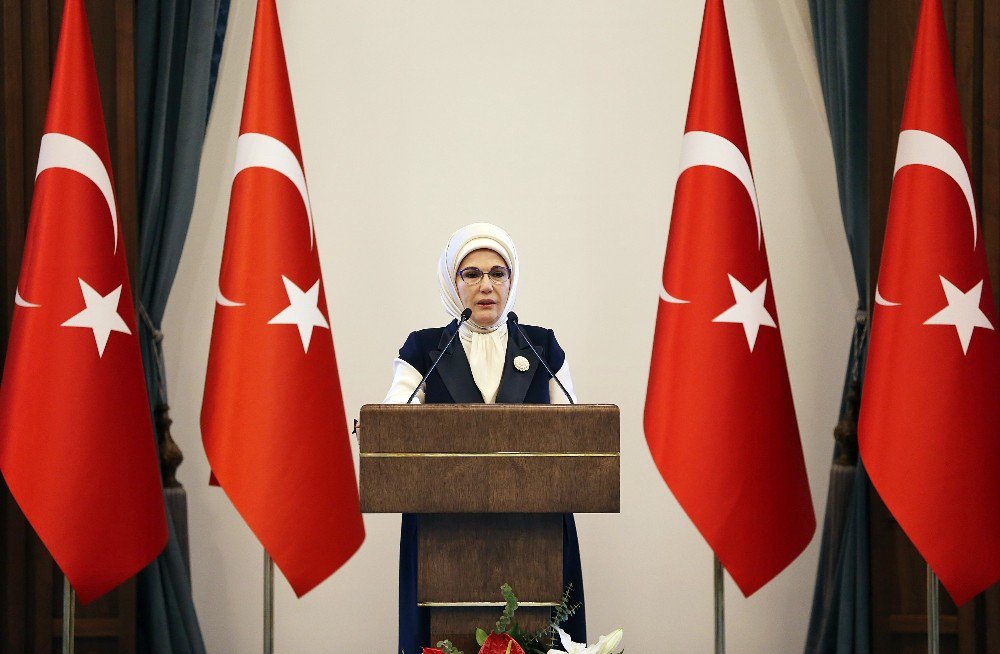 Emine Erdoğan Suriyeli Kadınları Külliyede Ağırladı