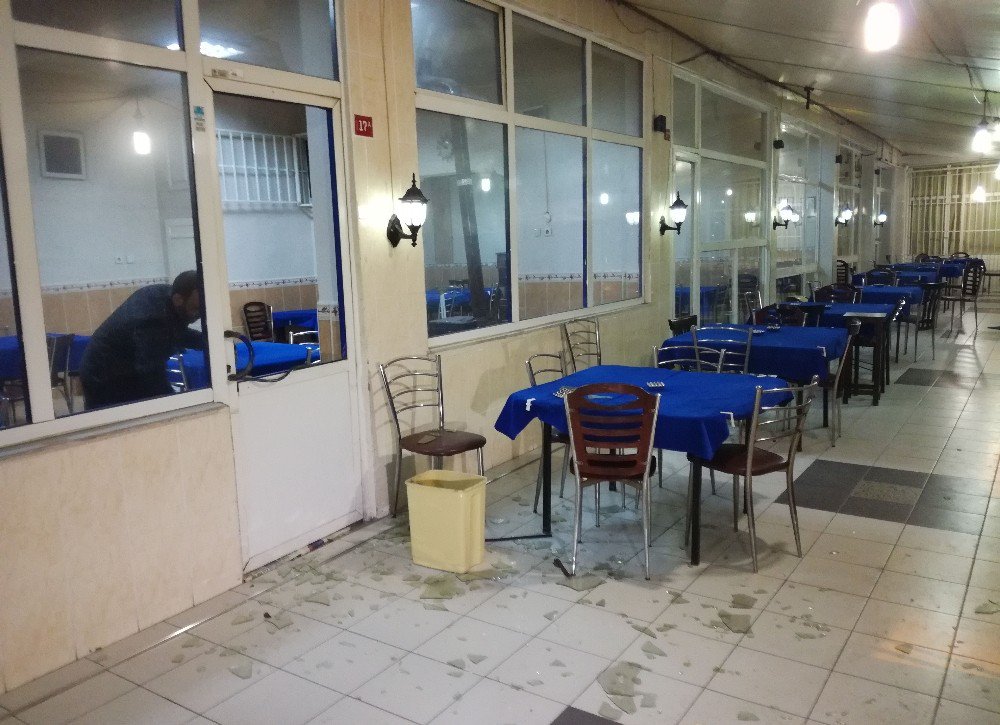 Fatih’te Kahvehanedeki Gruba Silahlı Saldırı: 5 Yaralı