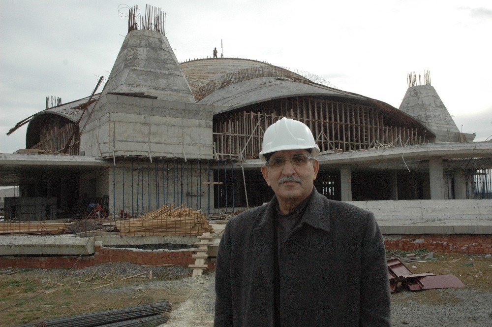 Sakarya’nın En Büyük Külliyesi Şeyh Edebali Camii Yükseliyor