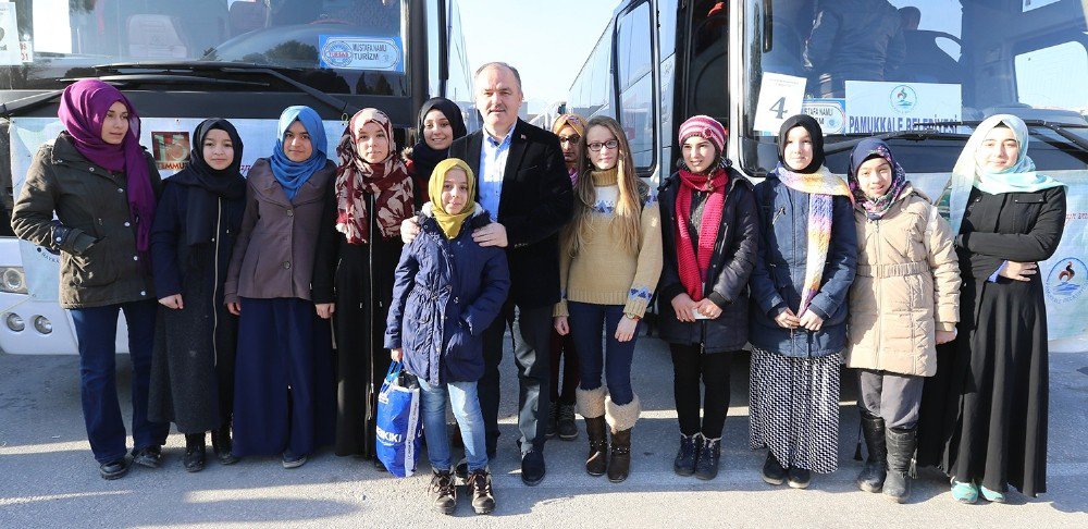 Pamukkale Belediyesi’nden Osmanlıca Kursu’na Katılan Gençlere Destek