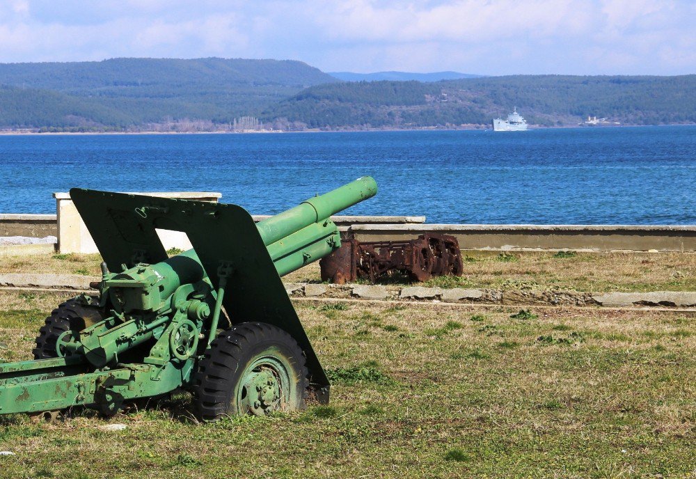 Rus Savaş Gemisi Çanakkale Boğazı’ndan Geçti