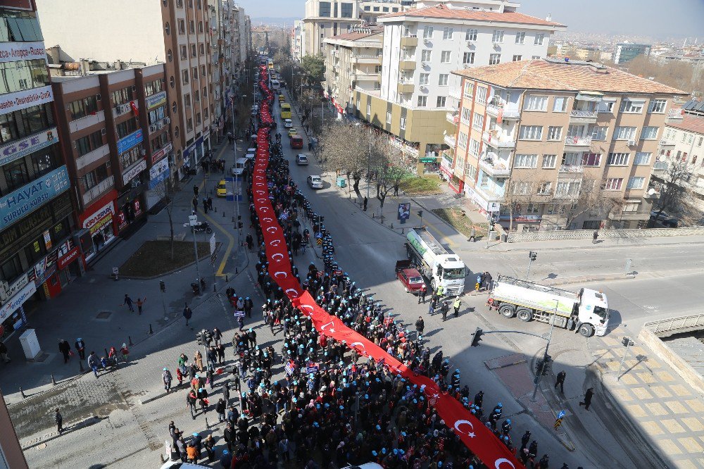 Dev Türk Bayrağı İle Cumhurbaşkanı Erdoğan’a ’Evet’ Desteği