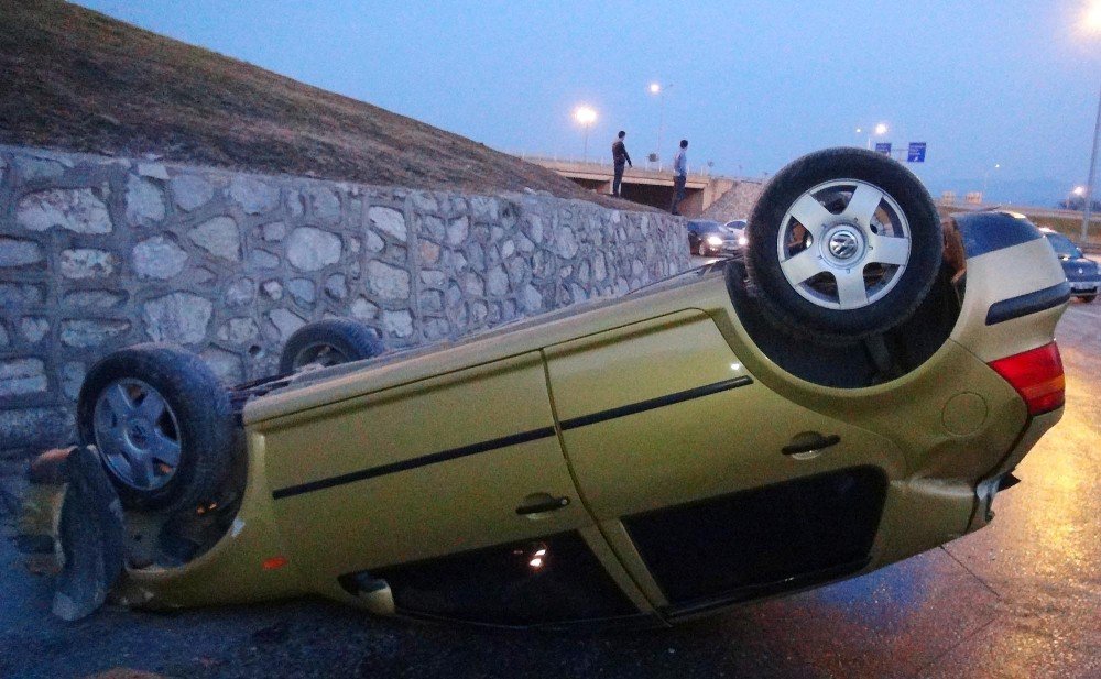 Sakarya’da Otomobil Takla Attı: 2 Yaralı