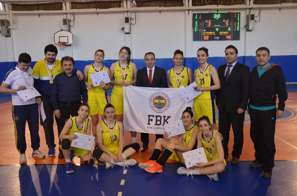 Basketbol Gençler Yarı Final Müsabakaları Sona Erdi