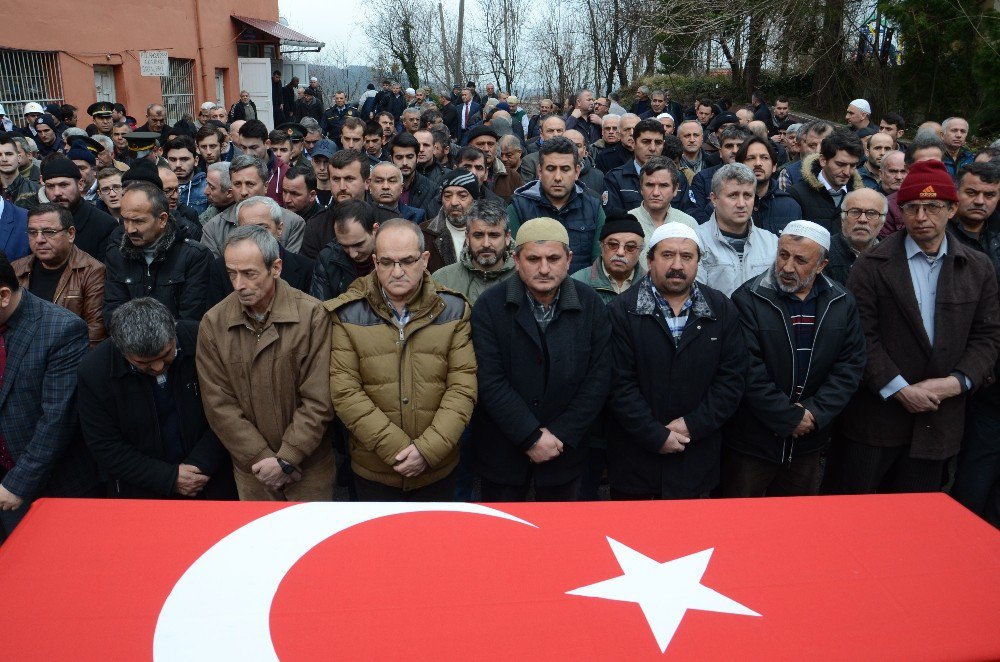 84 Gündür Yaşam Mücadelesi Veren Polis Memuru Son Yolculuğuna Uğurlandı