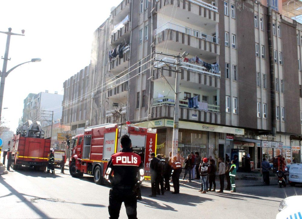 Adıyaman’da Suriyelilerin Kaldığı Evde Yangın Çıktı