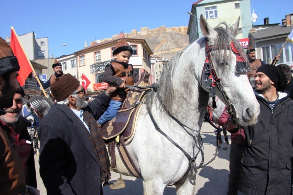 Kurtuluş Törenleri, Mehteran Gösterisi Ve Ciritçilerin Geçişiyle Renklendi