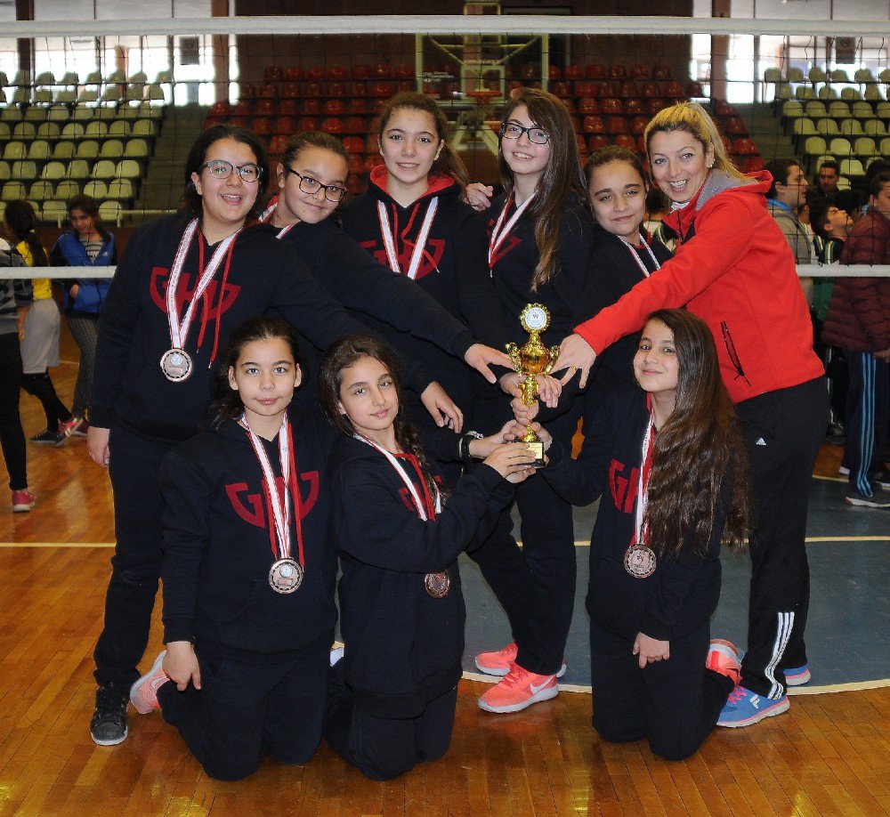 Gaziantep Kolej Vakfı’nın Voleybol Başarısı