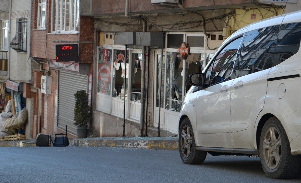 Gaziosmanpaşa’da Kahvehaneye Silahlı Saldırı