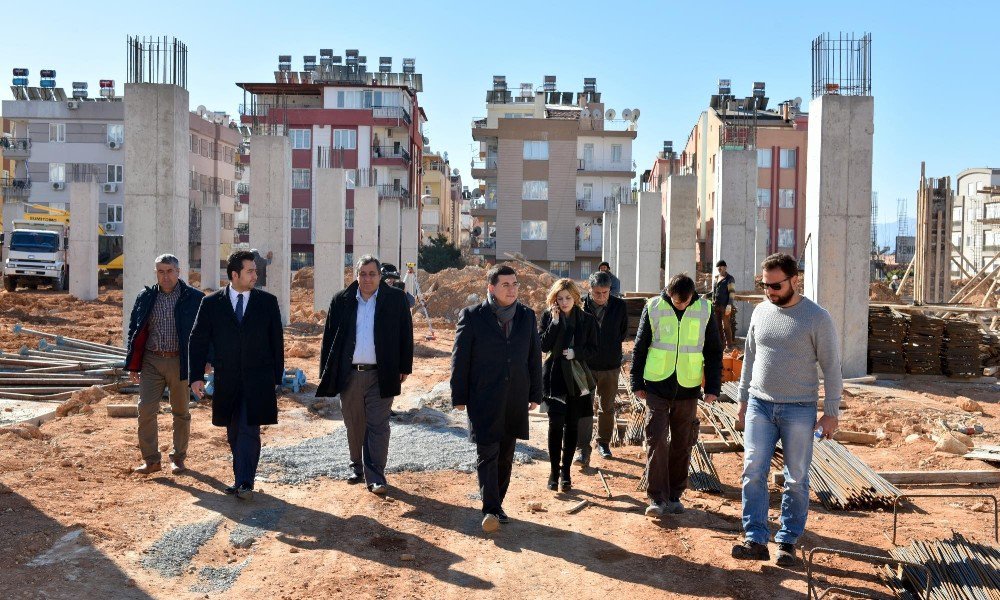 Başkan Tütüncü, Şafak Kapalı Pazarı İnşaatını İnceledi