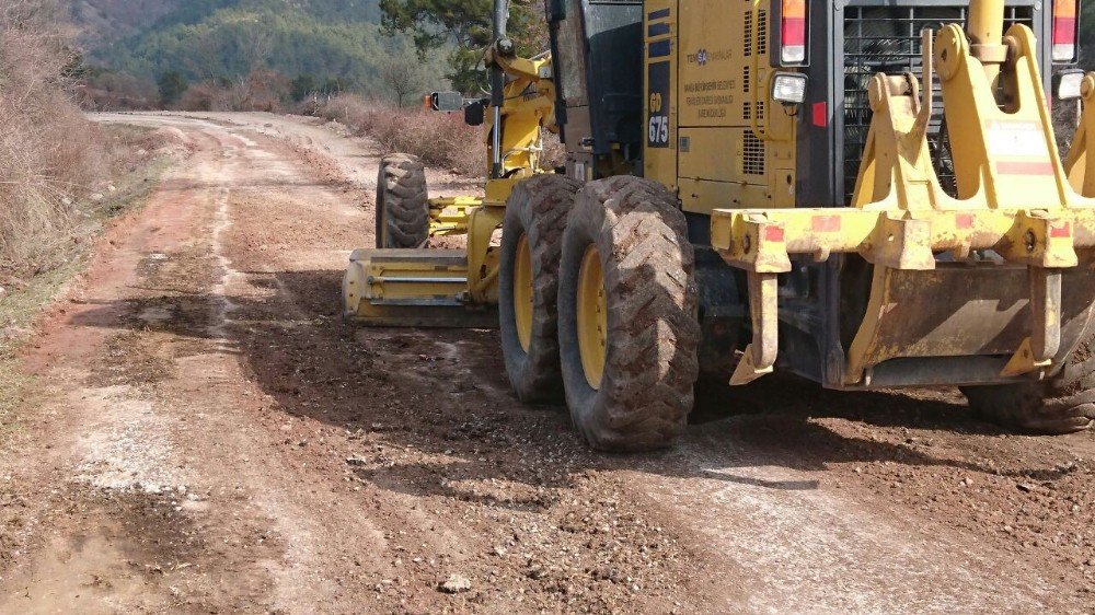 Bozulan Yolları Bakım Ve Onarım