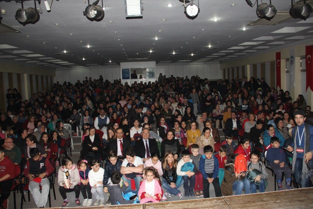 Sahne Tozu, Selçukluları Güldürdü