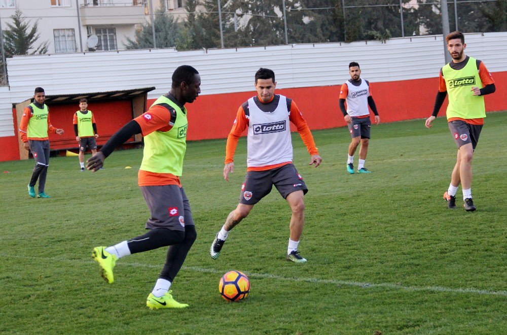 Adanaspor’da Aytemiz Alanyaspor Maçı Hazırlıkları Sürüyor